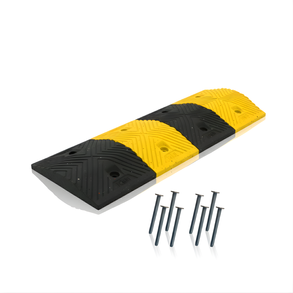 SSBO Polisi Tidur Karet 4 cm – Ukuran 100 × 35 cm, Hitam Kuning Reflektif Anti Slip + Baut Pemasangan