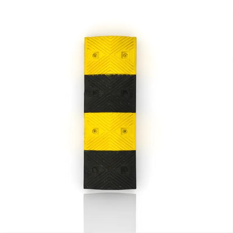 Polisi Tidur Karet SSBO 4 cm – Ukuran 100×35 cm, Warna Hitam Kuning Reflektif & Anti Slip