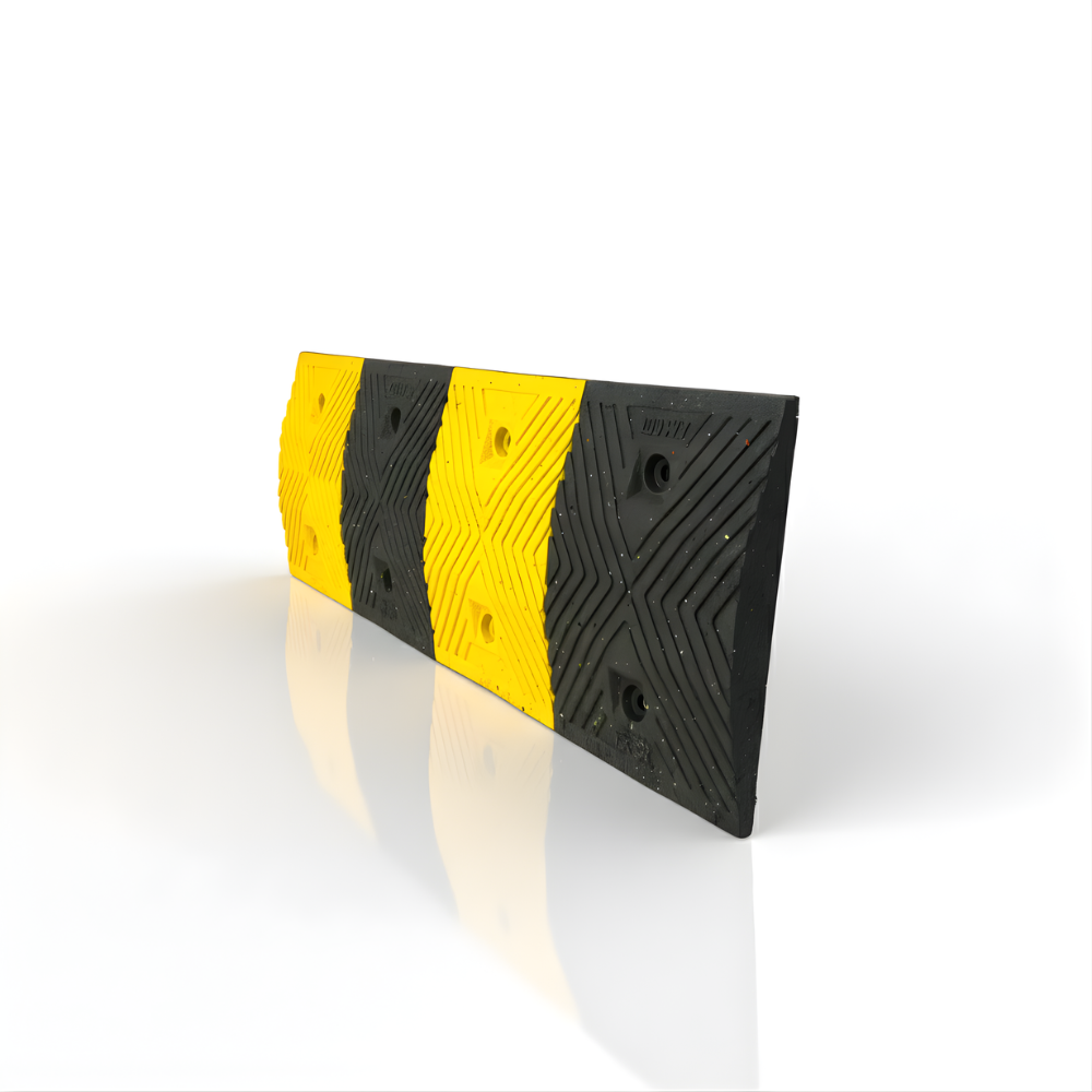 Polisi Tidur Karet SSBO 4 cm – Ukuran 100×35 cm, Warna Hitam Kuning Reflektif & Anti Slip