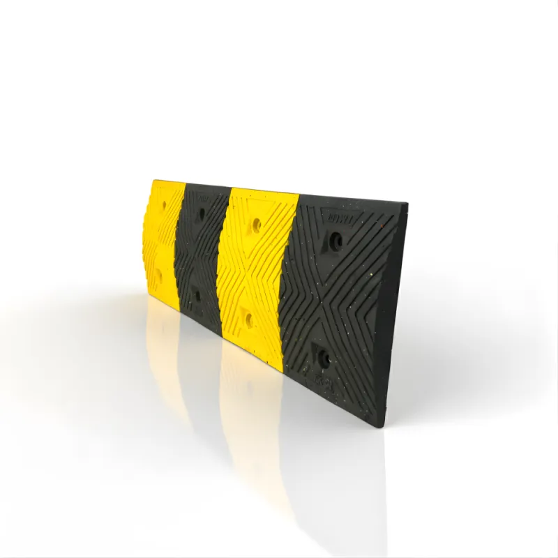 Polisi Tidur Karet SSBO 4 cm – Ukuran 100×35 cm, Warna Hitam Kuning Reflektif & Anti Slip